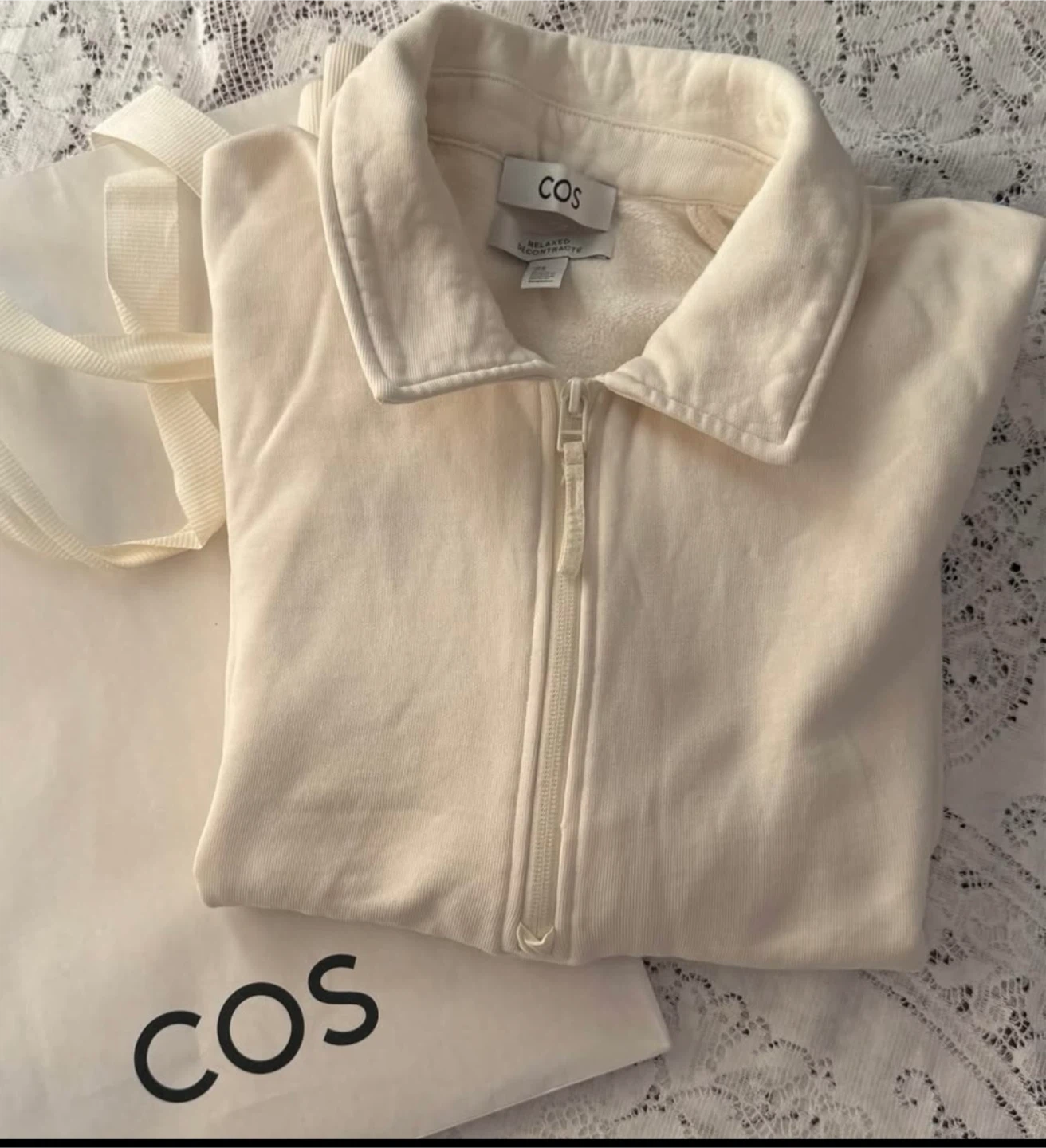 Sweatshirt (Medium) Unisex/ COS brand & Great Condition!