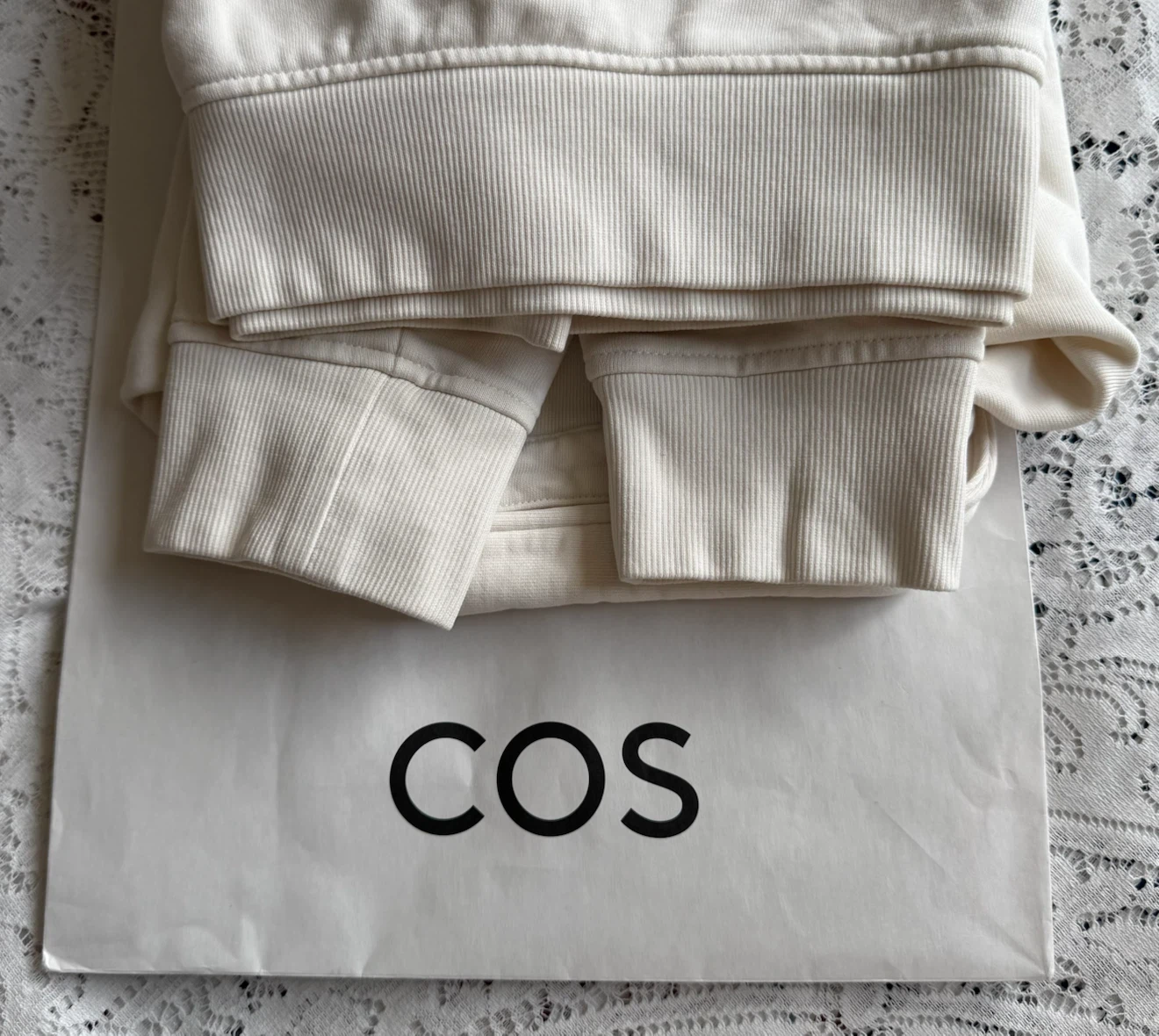 Sweatshirt (Medium) Unisex/ COS brand & Great Condition! - photo 4