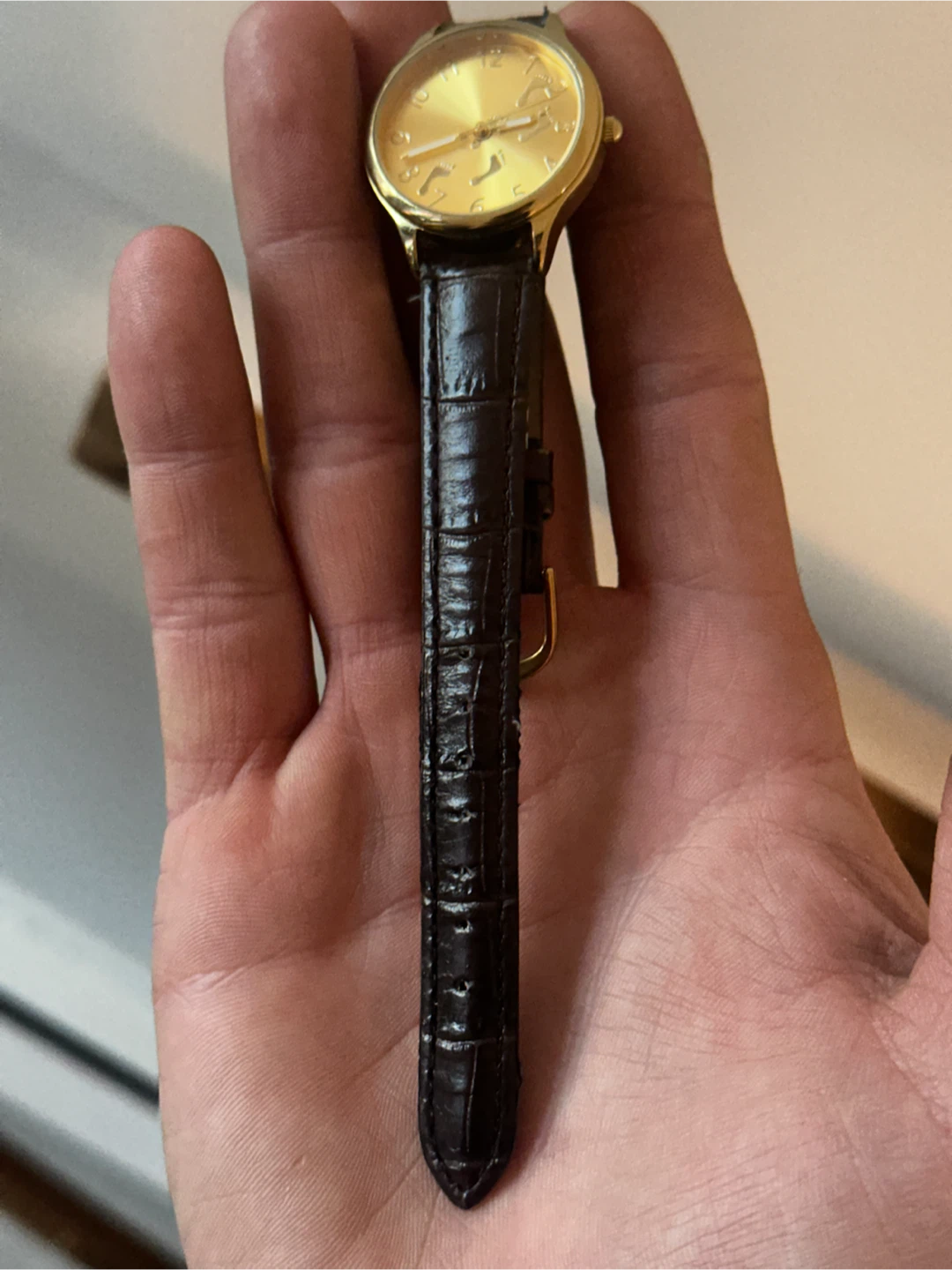 Vintage Gold Tone "Footprints in the Sand" Quartz Watch - photo 3