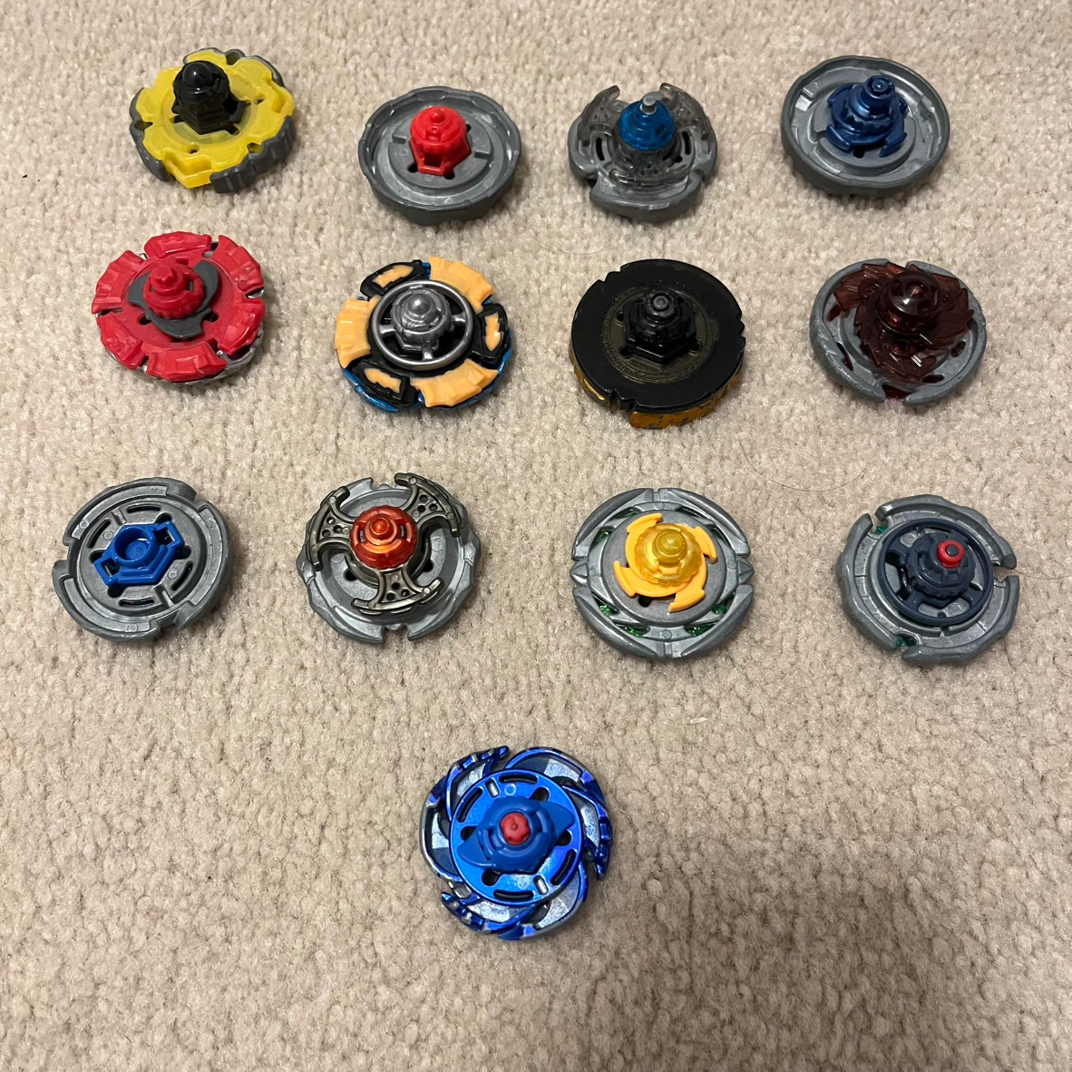 Beyblade Metal Fusion Lot (READ DESCRIPTION)