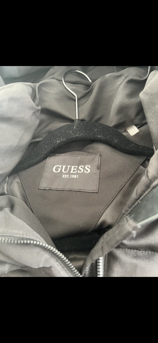 Guess  Black puffer, jacket size M like new - photo 3