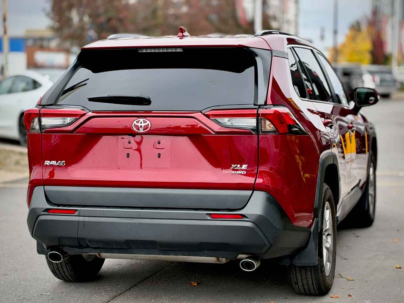 2022 Toyota RAV4 XLE - photo 2