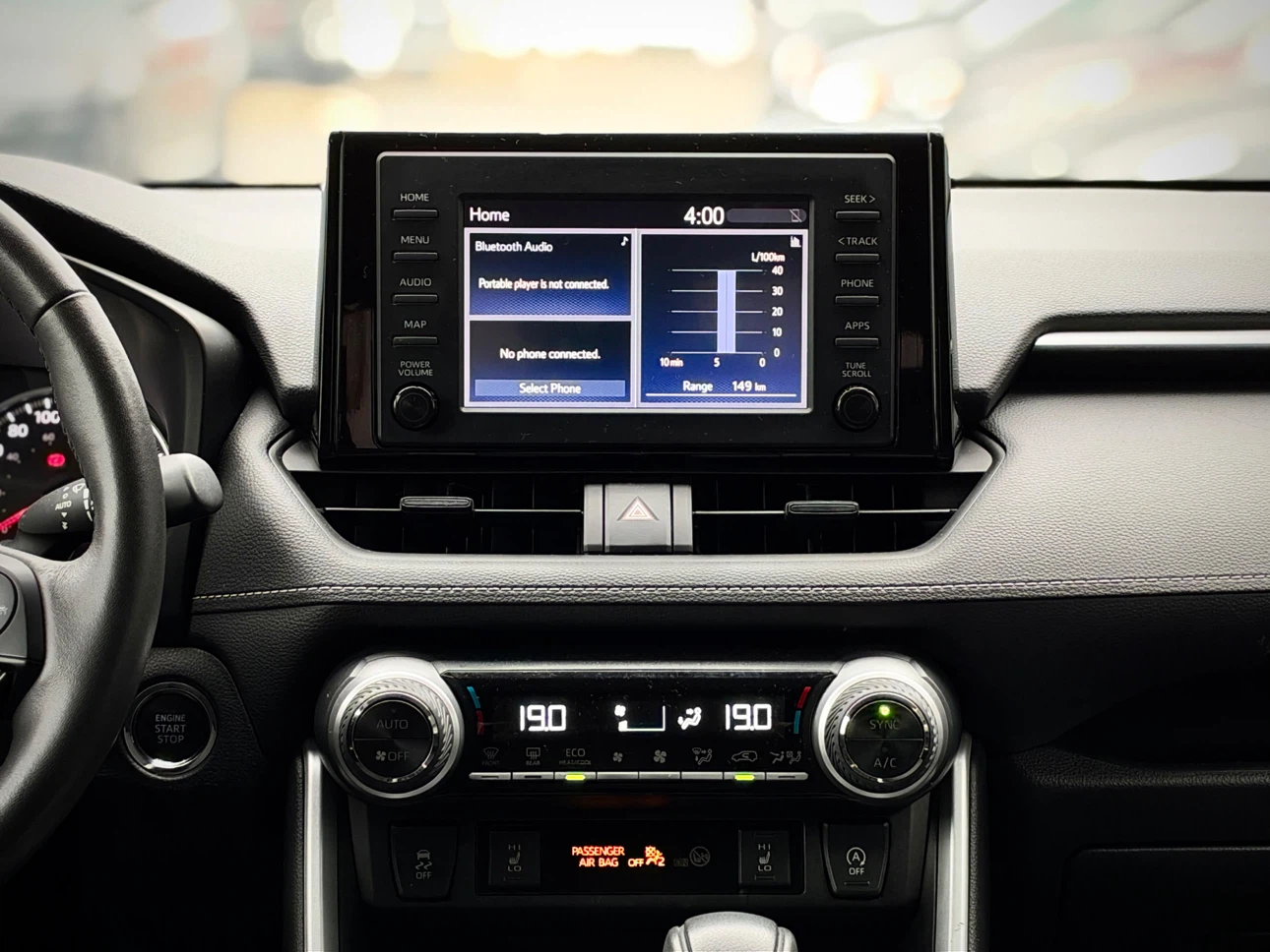 2022 Toyota RAV4 XLE - photo 3