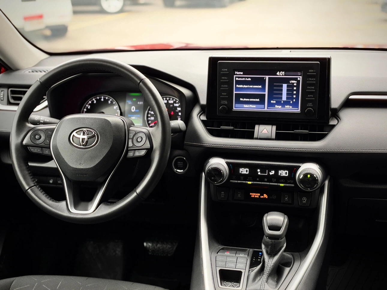 2022 Toyota RAV4 XLE - photo 4