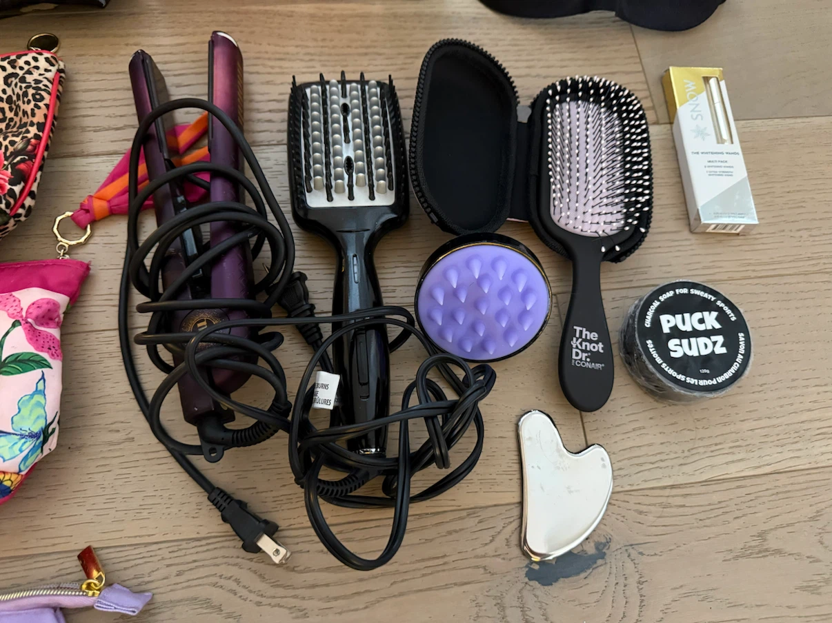 Hair straightener lotions cosmetic bags brush $25 - photo 4