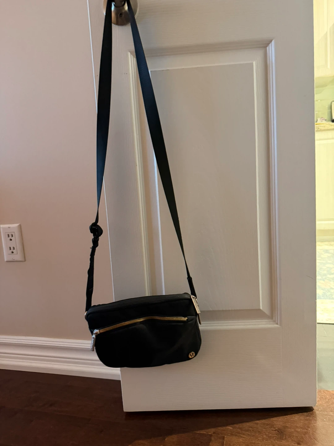 Lululemon Black Crossbody Bag - photo 3