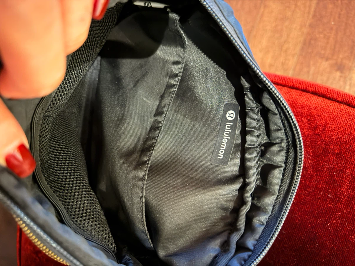 Lululemon Black Crossbody Bag - photo 4