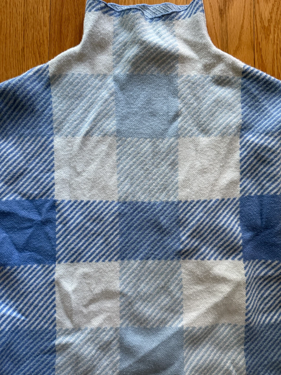 Tahari Blue and White Plaid Mock Neck Sweater - photo 5