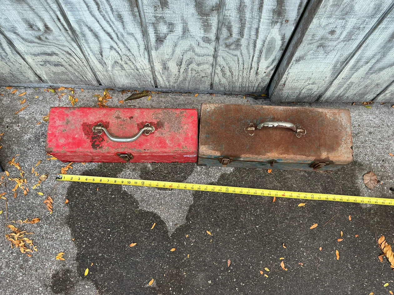 Two Vintage Metal Toolboxes ! - photo 4