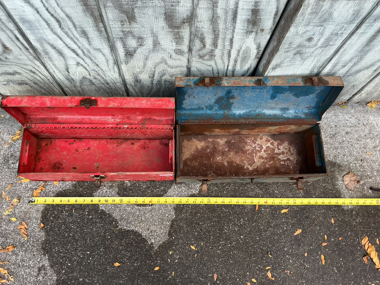 Two Vintage Metal Toolboxes ! - photo 5