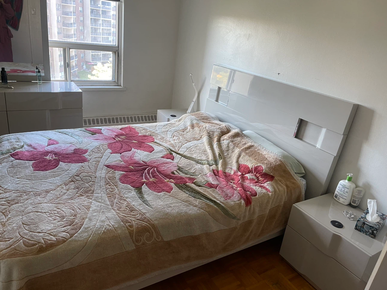 Queen size bed - photo 3