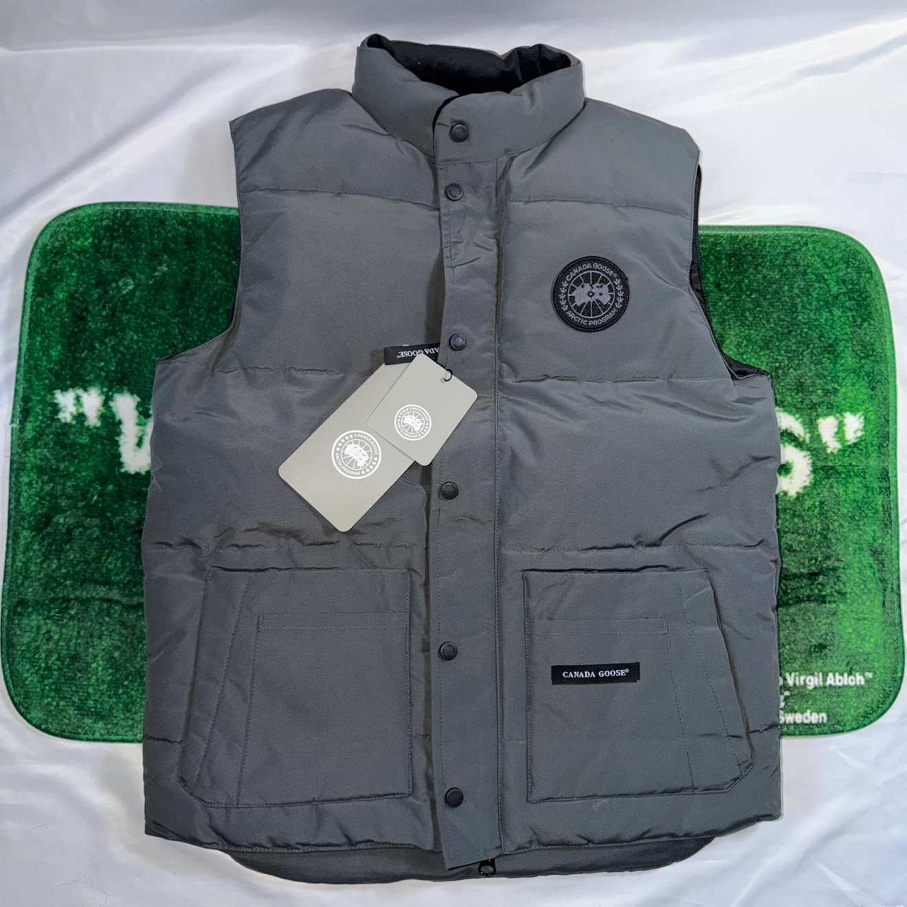 Canada Goose Vest - photo 2