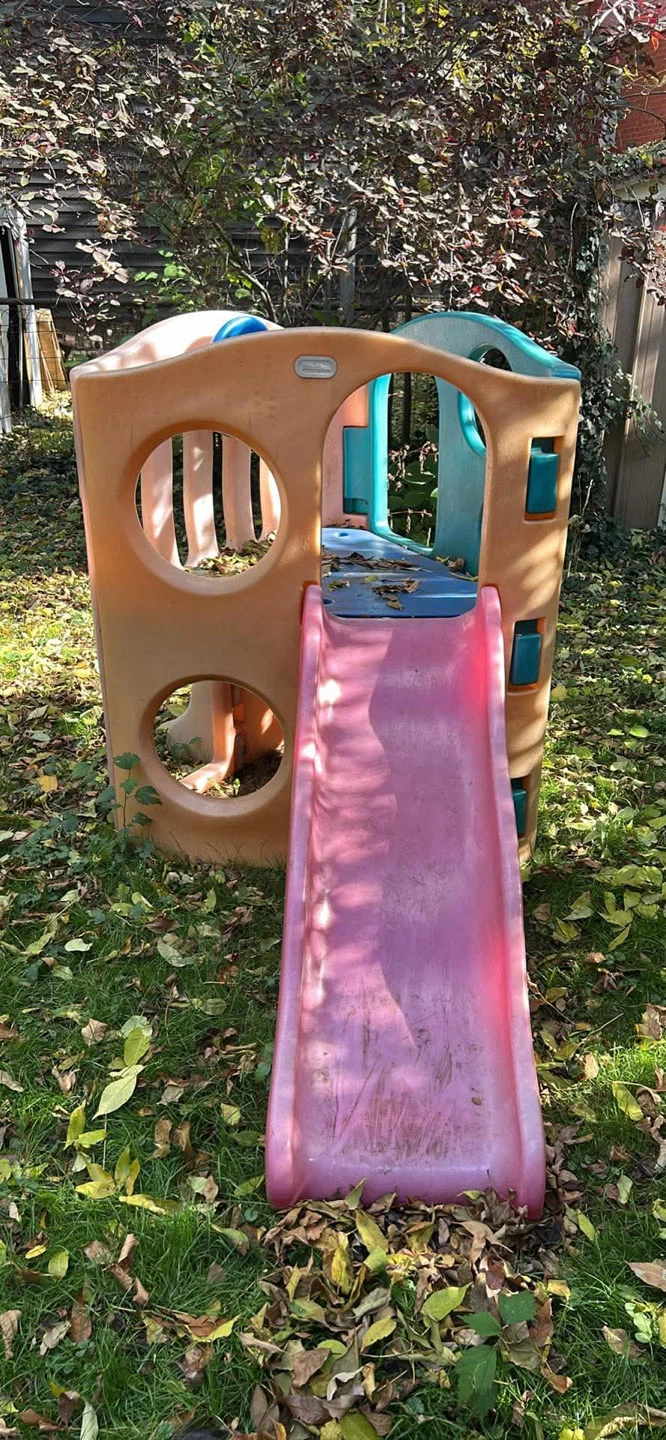 Little Tikes Plastic Play Climber and Slide curb alert - photo 2