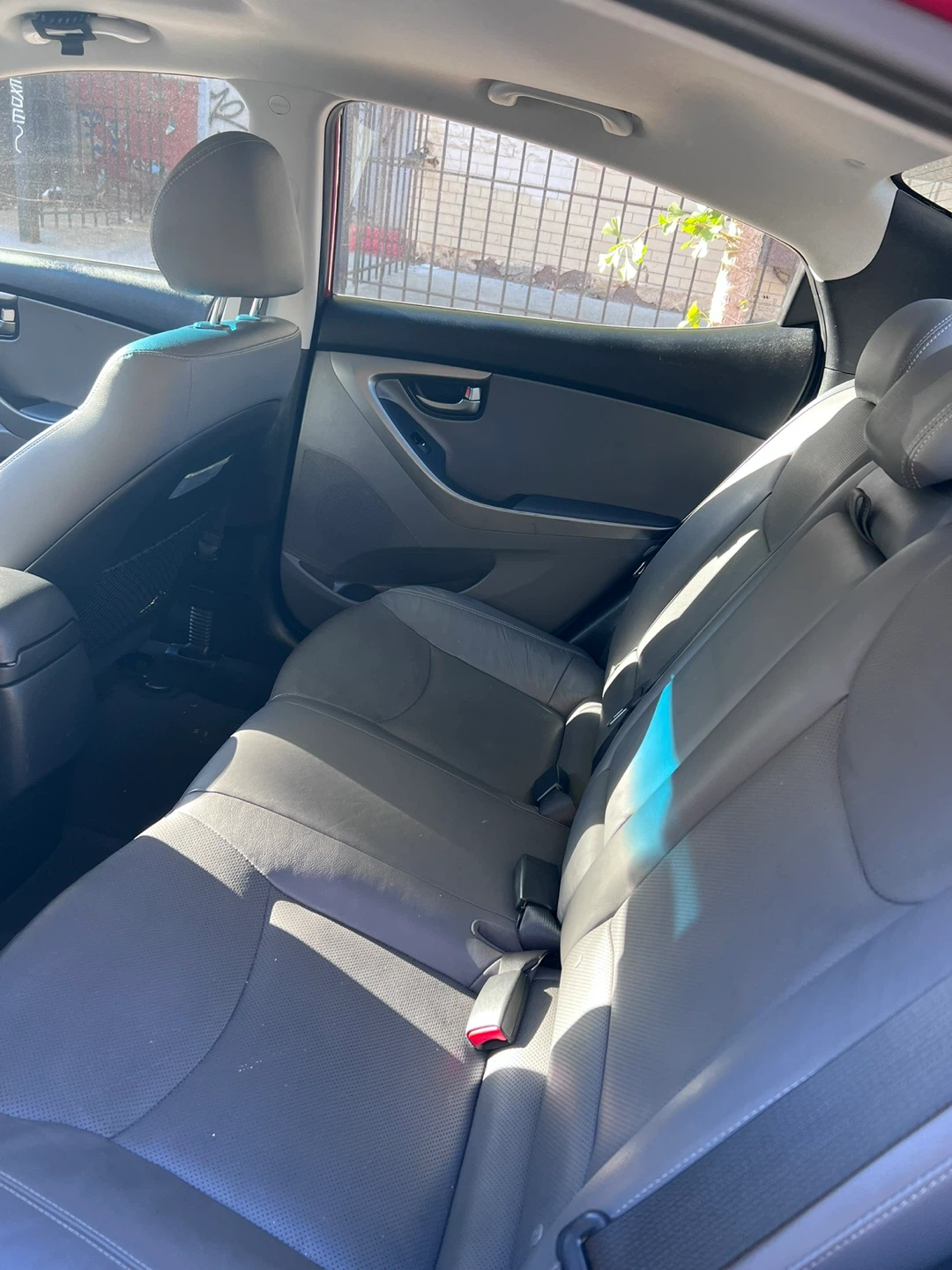 Red Hyundai Elantra - photo 5