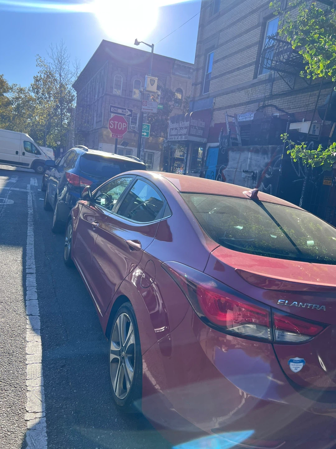 Red Hyundai Elantra - photo 2