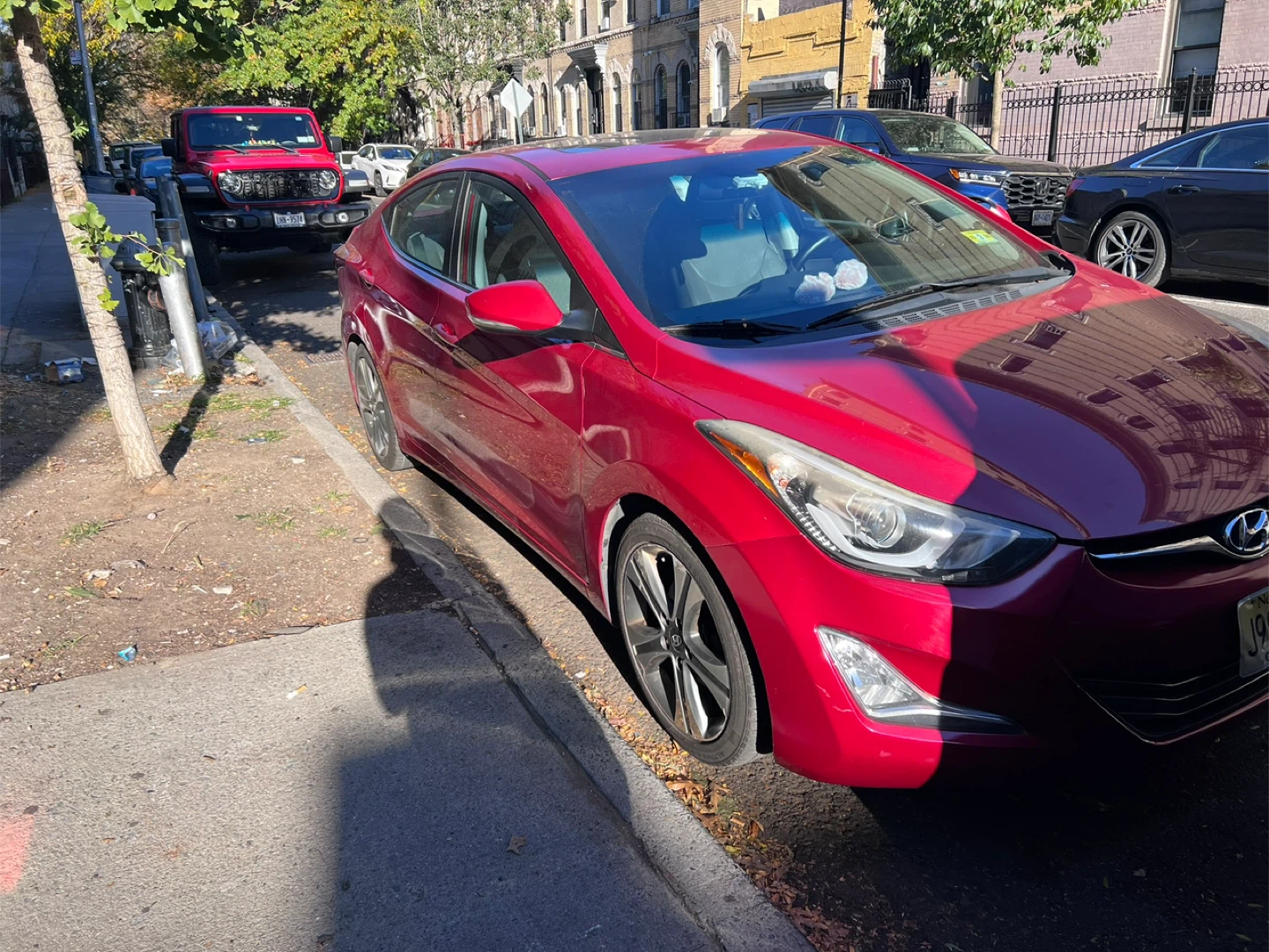 Red Hyundai Elantra - photo 3