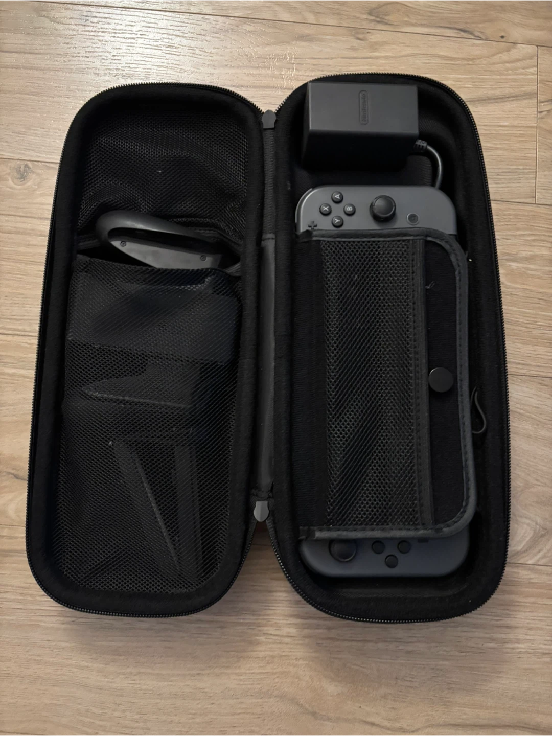 Nintendo Switch 1 console with carry case and accessories - photo 2