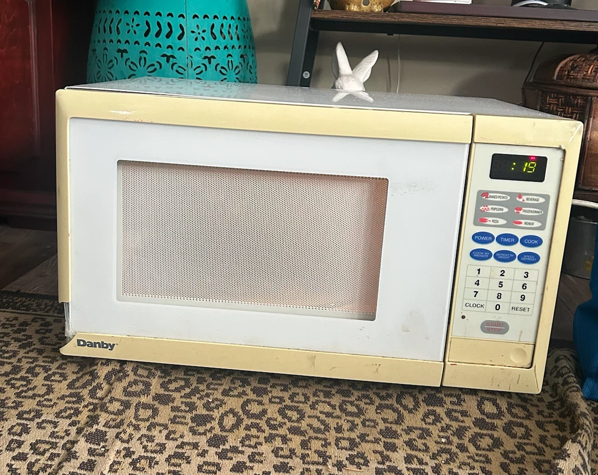 Danby Countertop Microwave