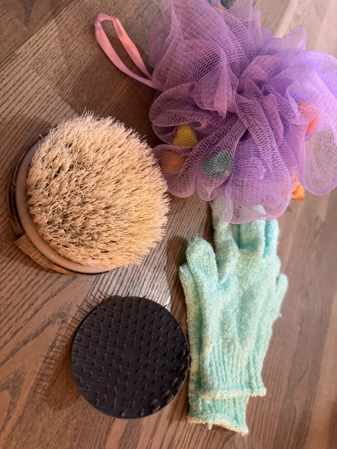 4 Bath & Shower Accessories made in Europe