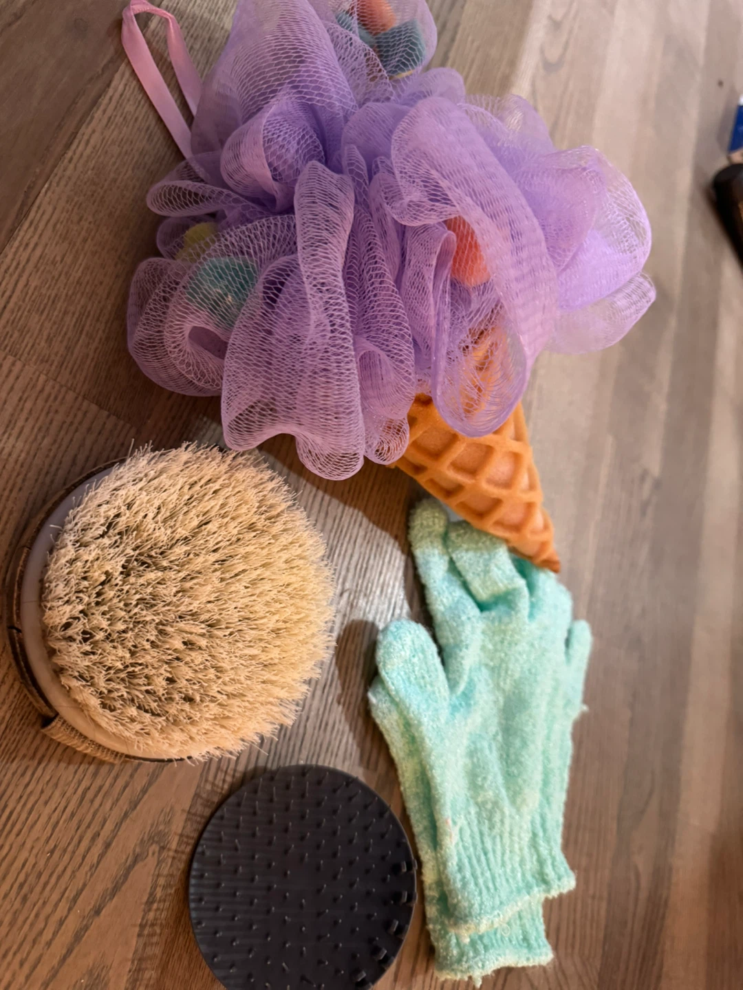 4 Bath & Shower Accessories made in Europe - photo 5