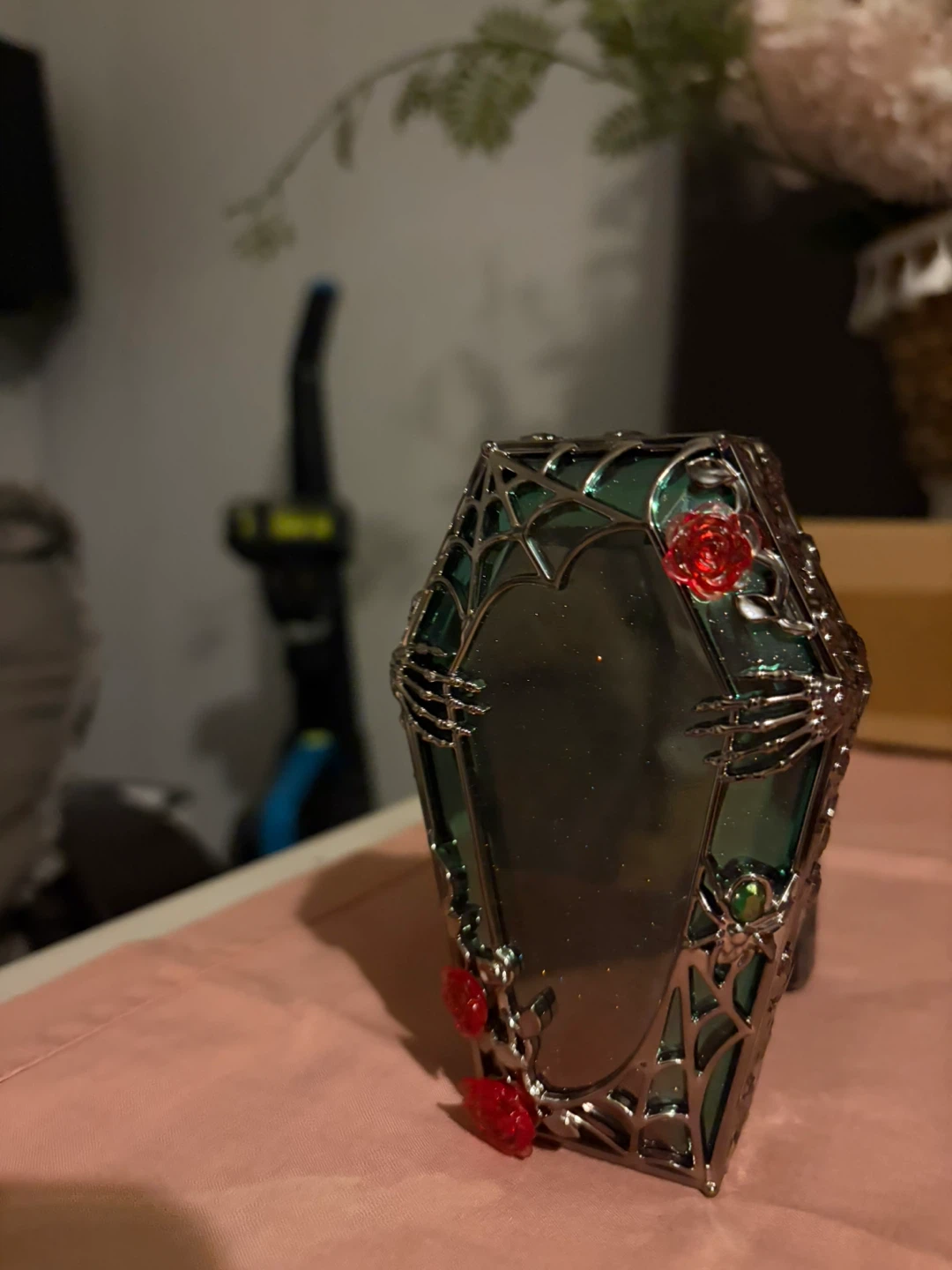 Bath & Body Works Coffin Wallflower Plug - photo 4