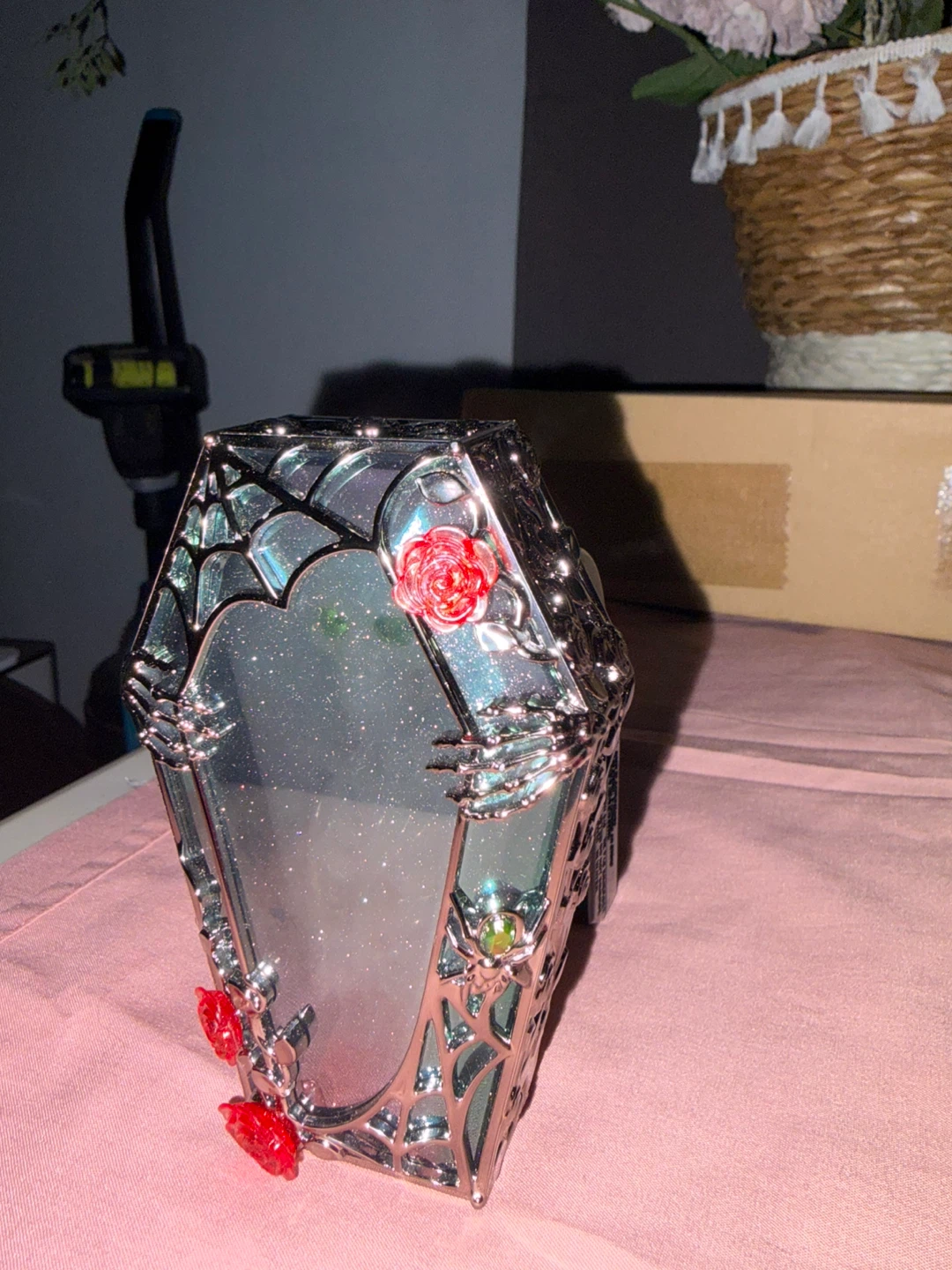 Bath & Body Works Coffin Wallflower Plug - photo 5