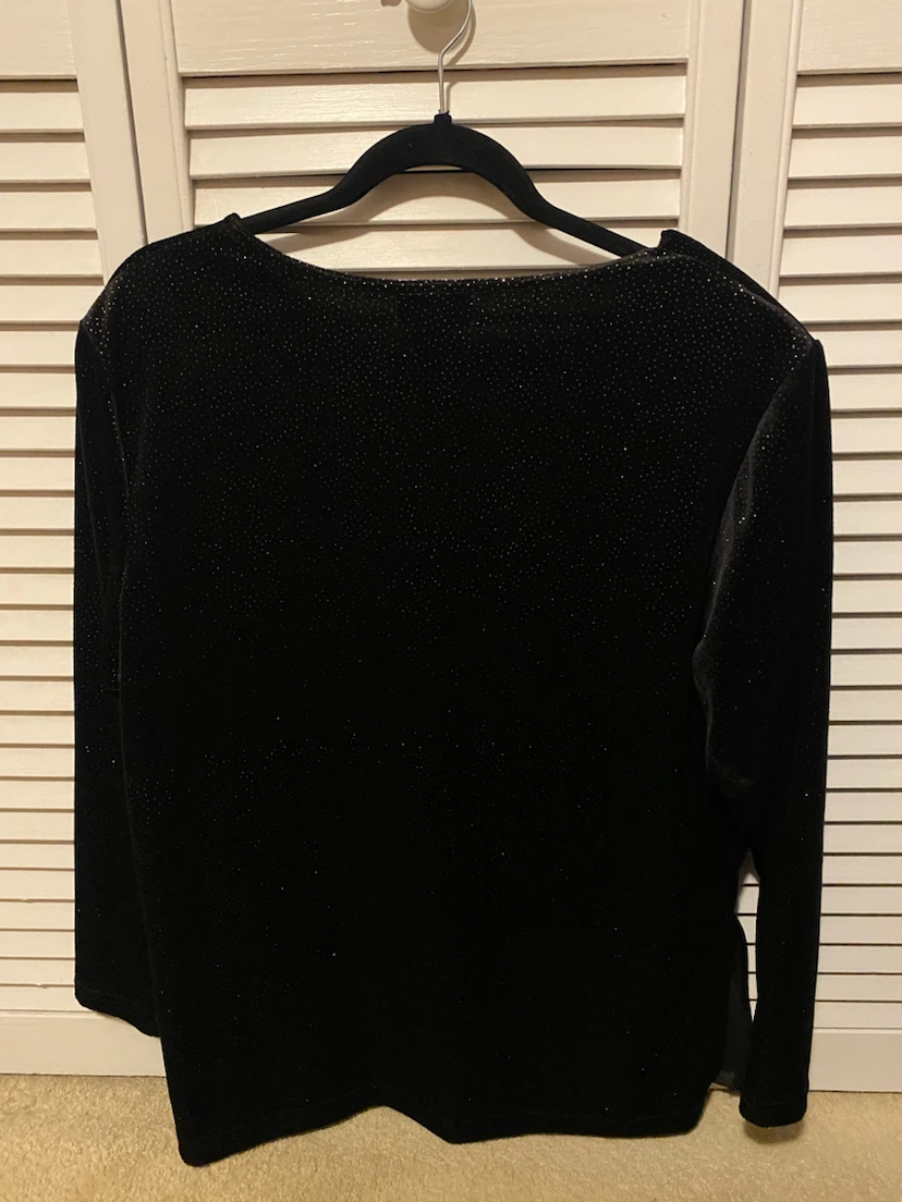NEW! Women’s Black Long Sleeve Sequinned Top