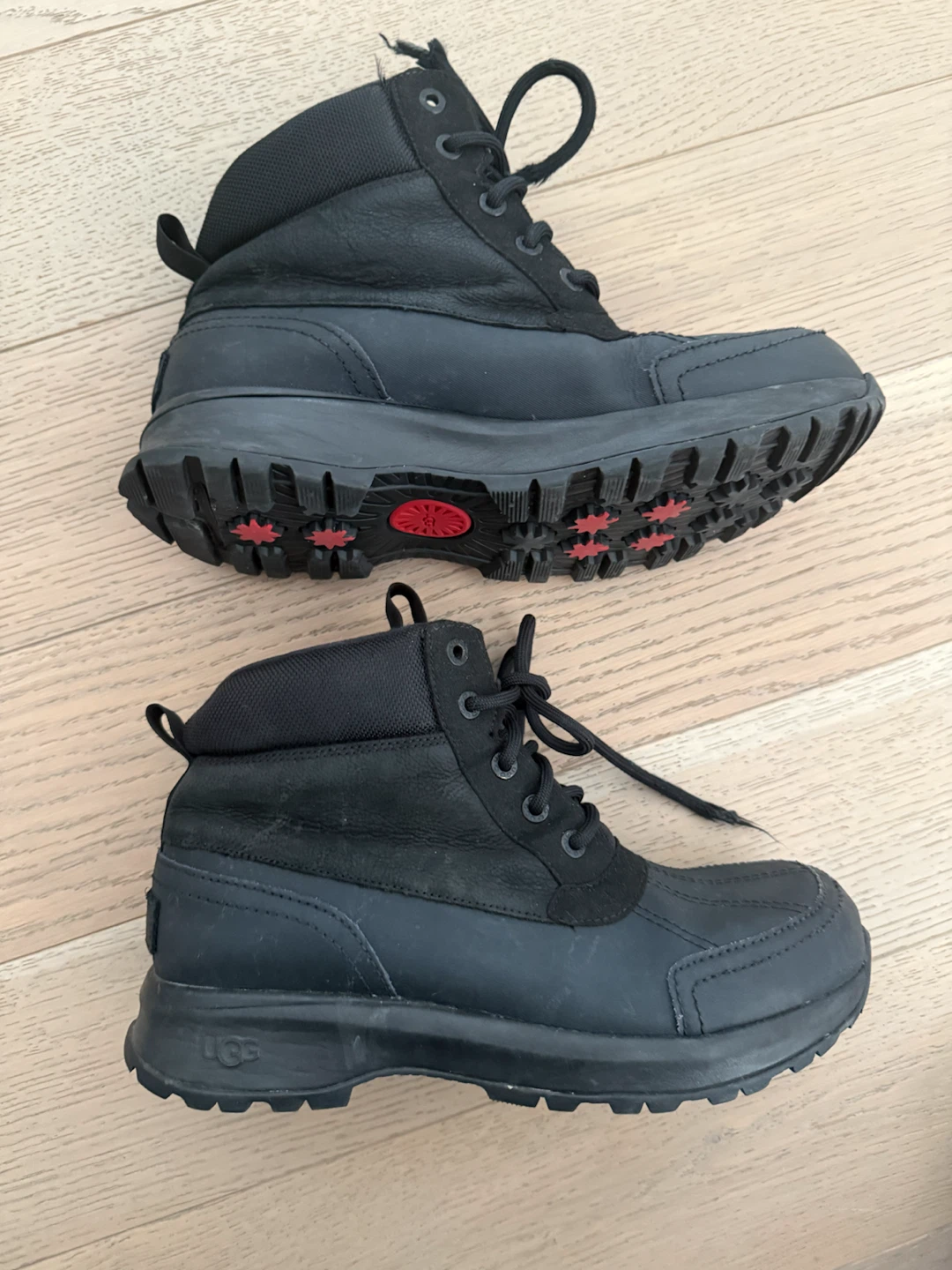 UGG - Mens Emmet boots - size 8