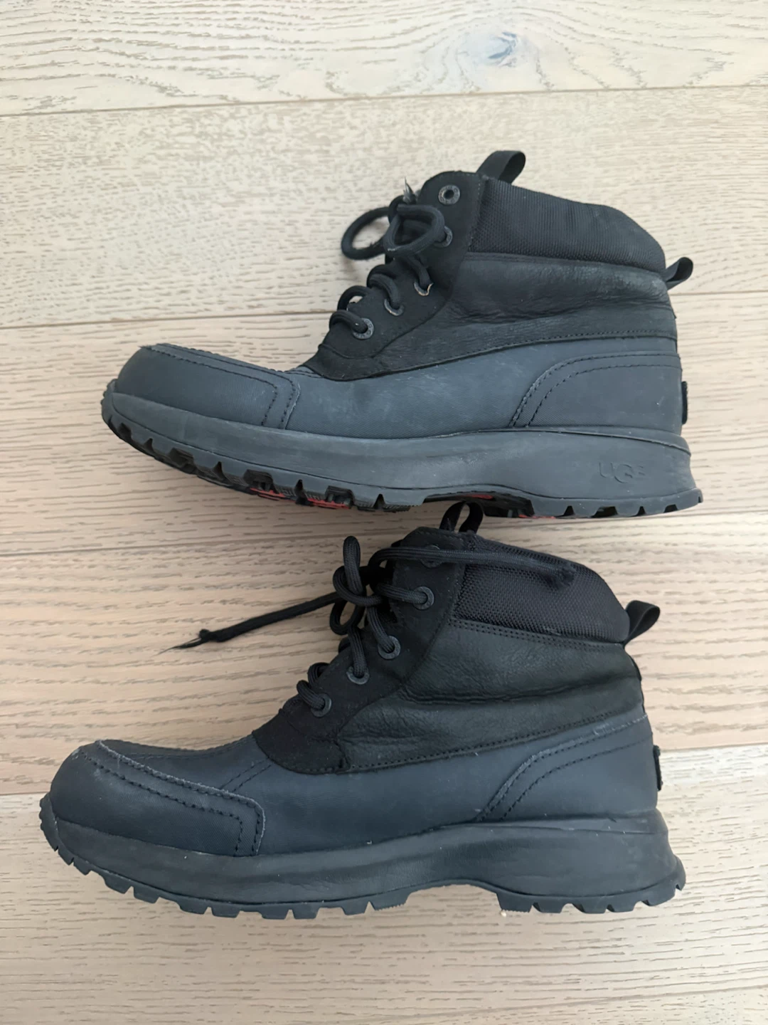 UGG - Mens Emmet boots - size 8 - photo 2