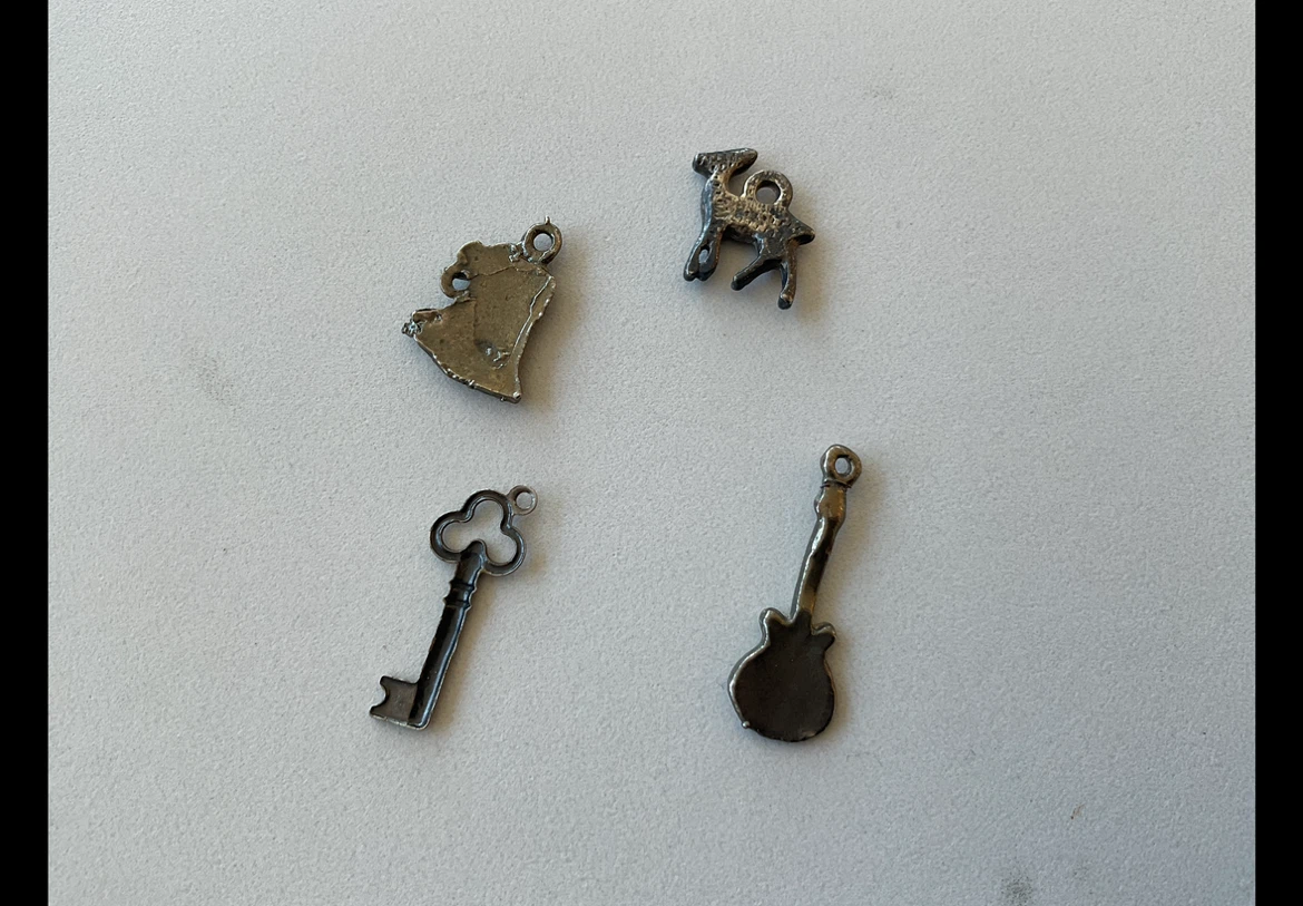 Antique/Vintage Cracker Jack prizes metal - photo 2