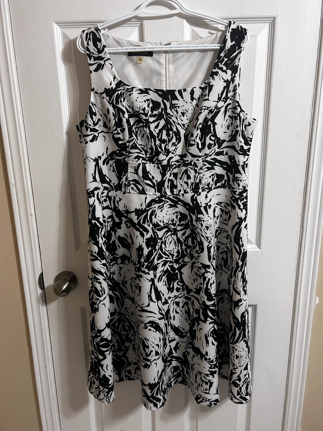 Jones Studio Black and White Floral Dress