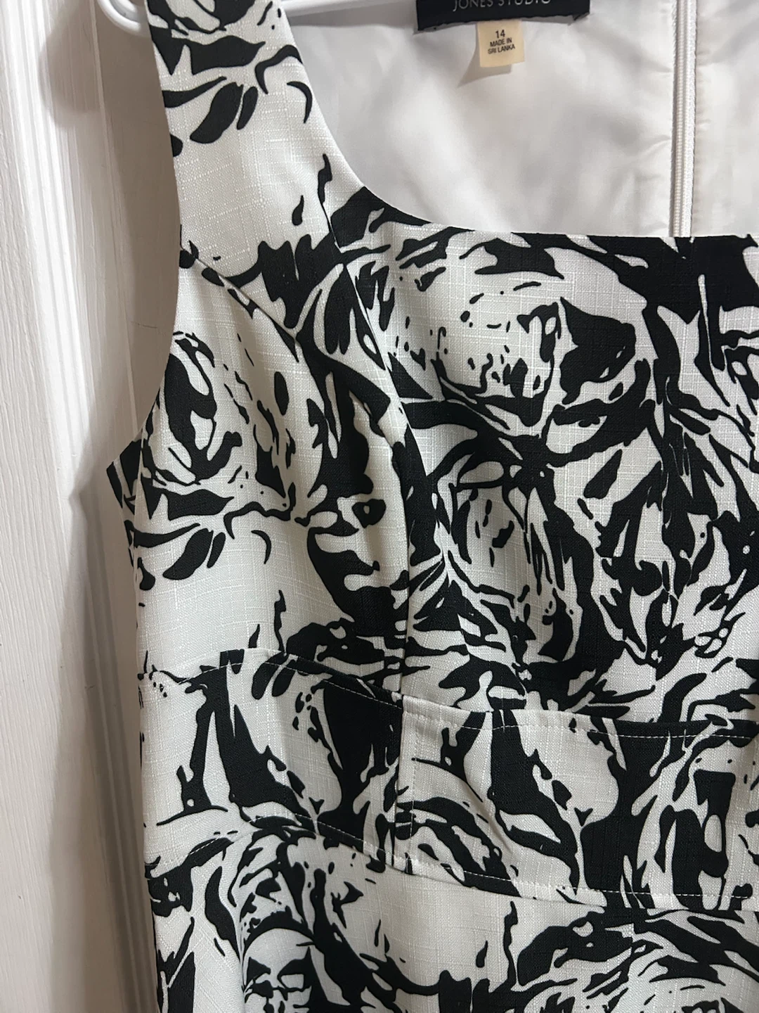 Jones Studio Black and White Floral Dress - photo 2