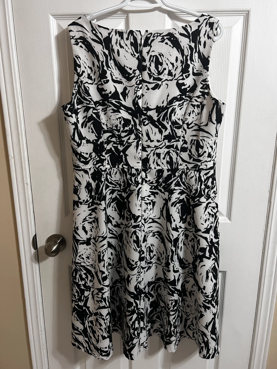 Jones Studio Black and White Floral Dress - photo 4