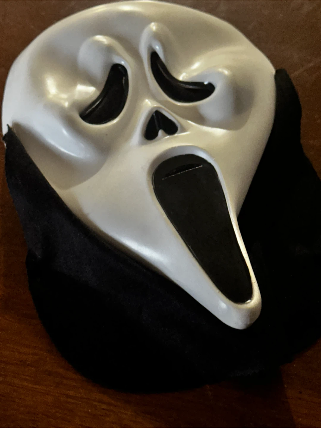 Easter Unlimited "TD" stamp Ghostface mask EUC - photo 5