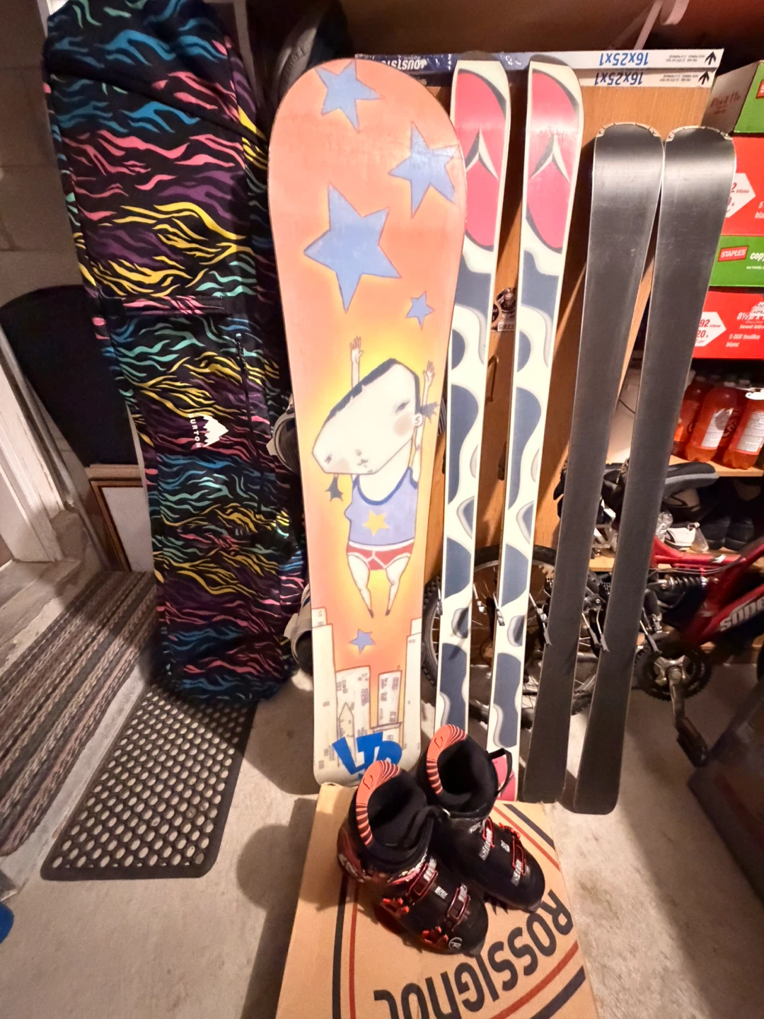 Ski and snowboard equipment - photo 2