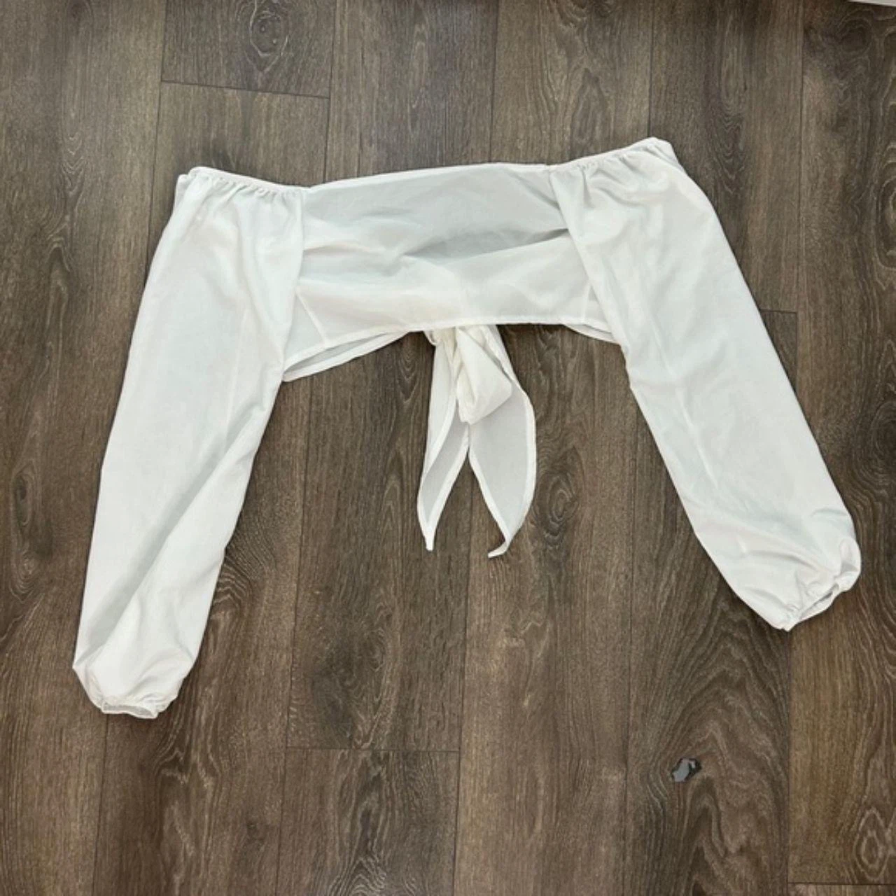 White Long Sleeve Crop Top with Front Tie - photo 3