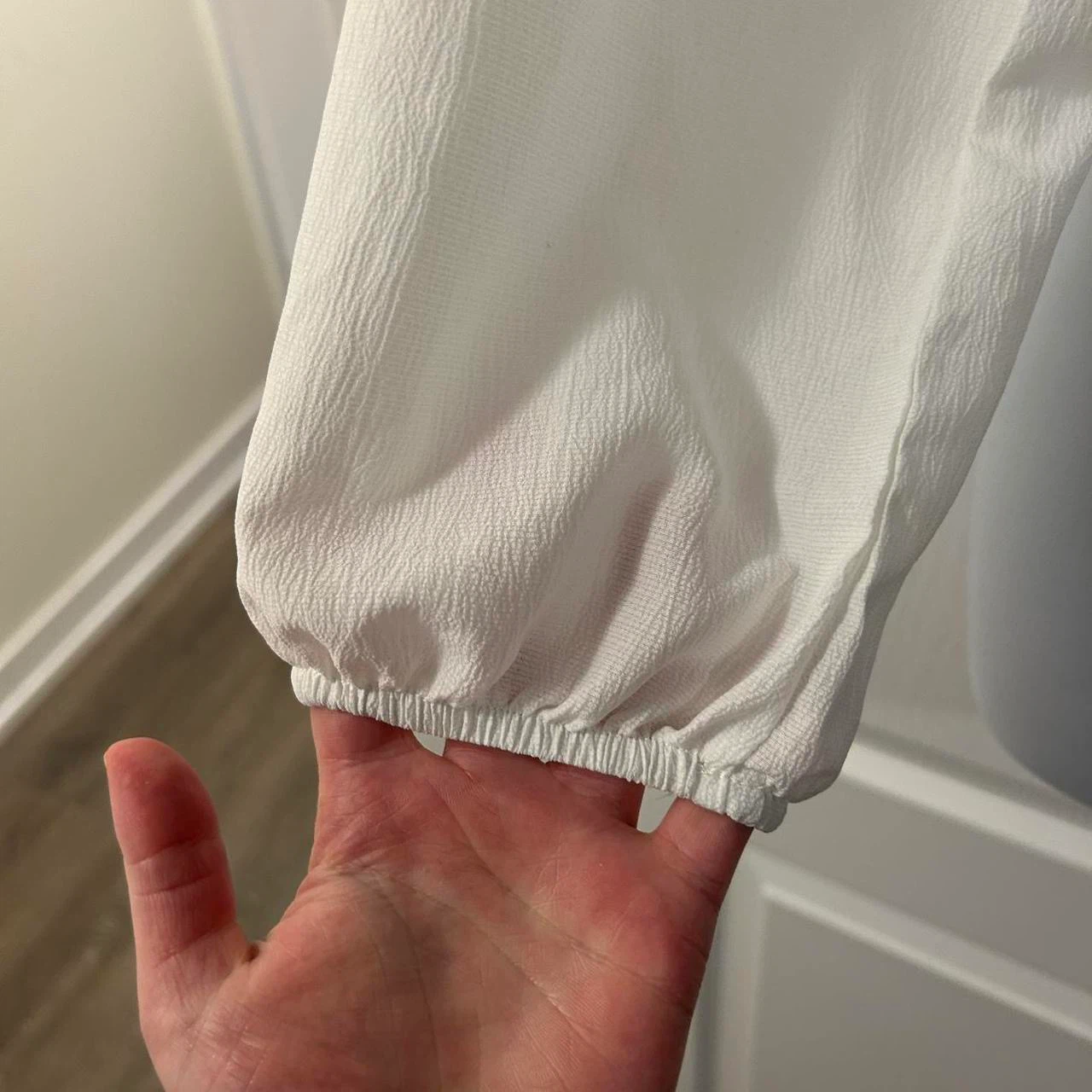 White Long Sleeve Crop Top with Front Tie - photo 4