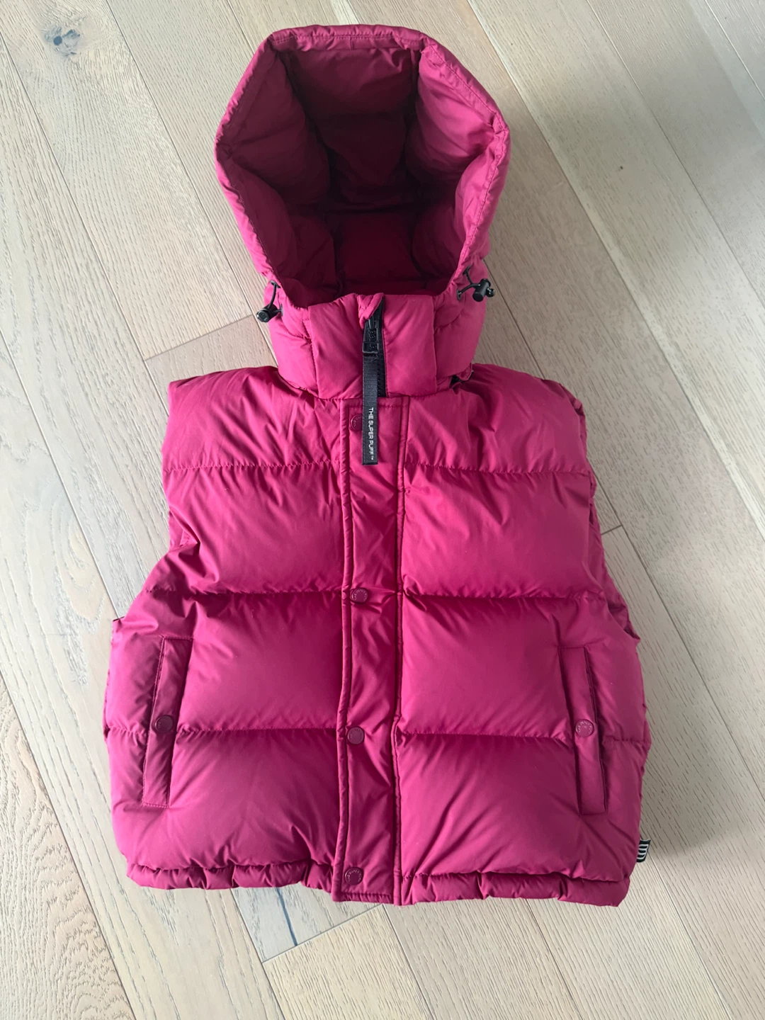 Aritzia TNA super puff shorty vest - woman’s size small