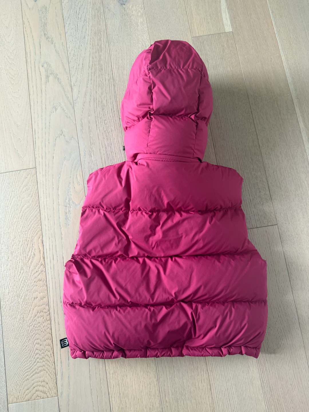 Aritzia TNA super puff shorty vest - woman’s size small - photo 3