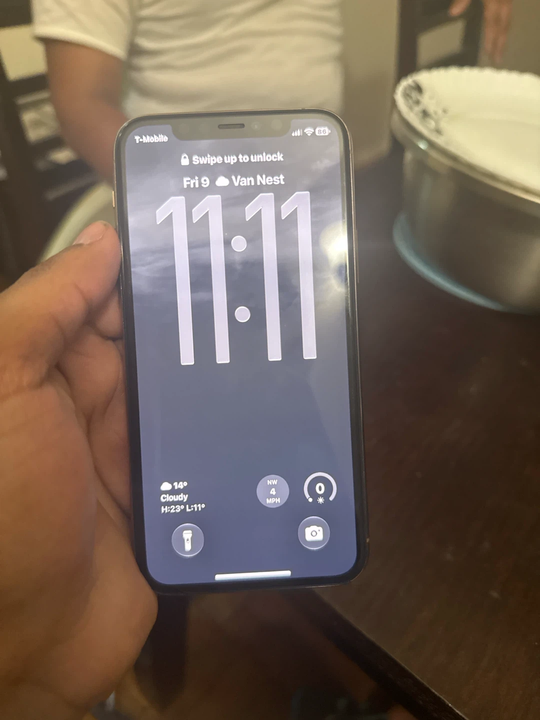 Gold iPhone 11 Pro - photo 2
