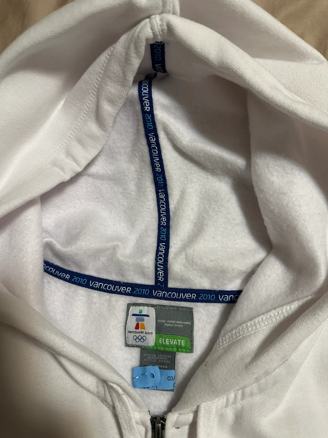 Vancouver 2010 Olympic Games Zip-Up Hoodie - photo 2
