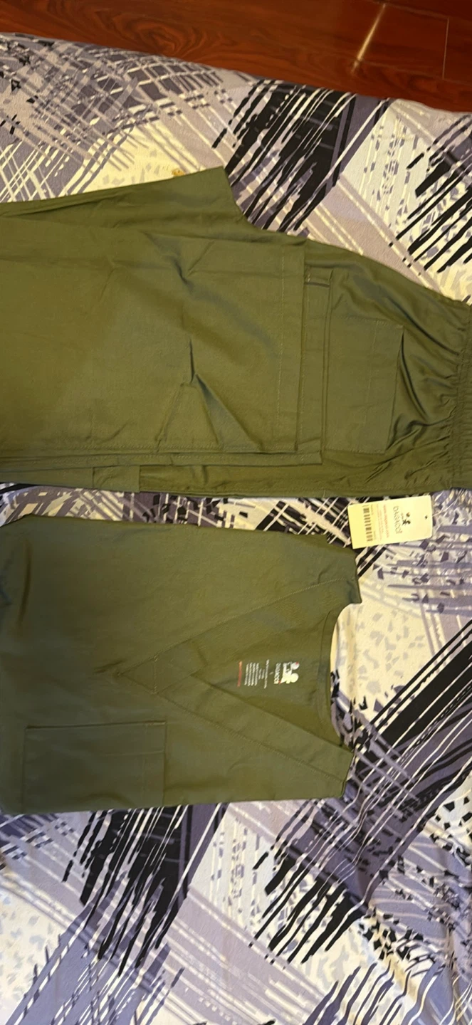 Dagacci Olive Green Scrub Set