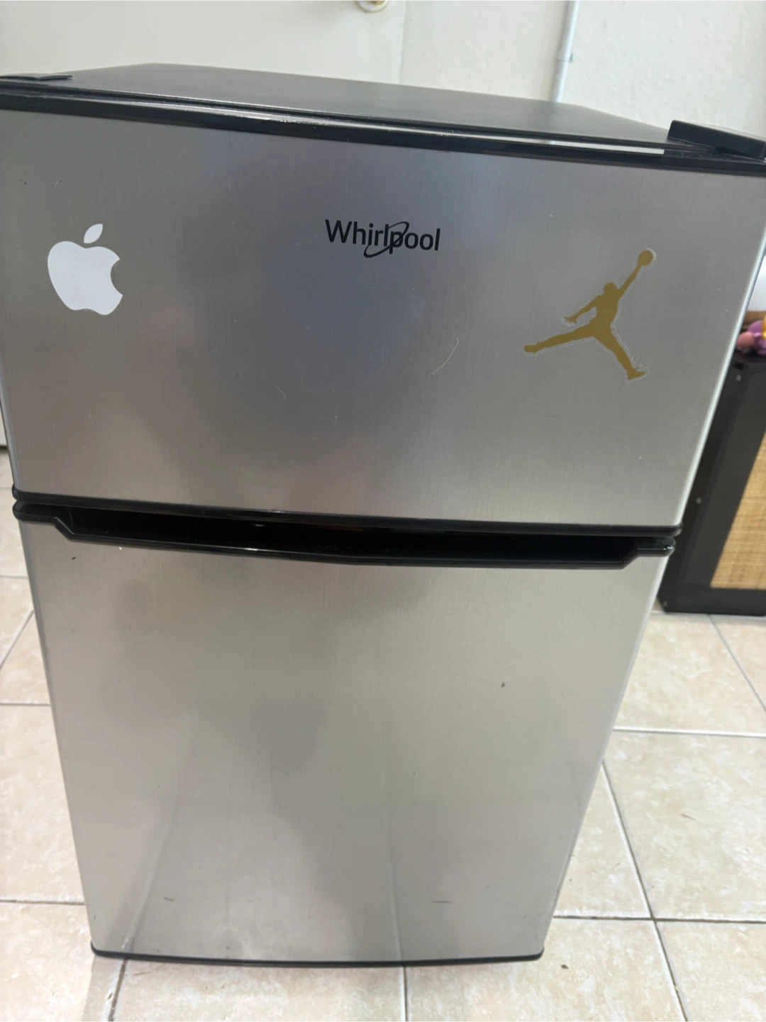 Whirlpool 3.1 cu.ft. Mini Refrigerator - photo 2