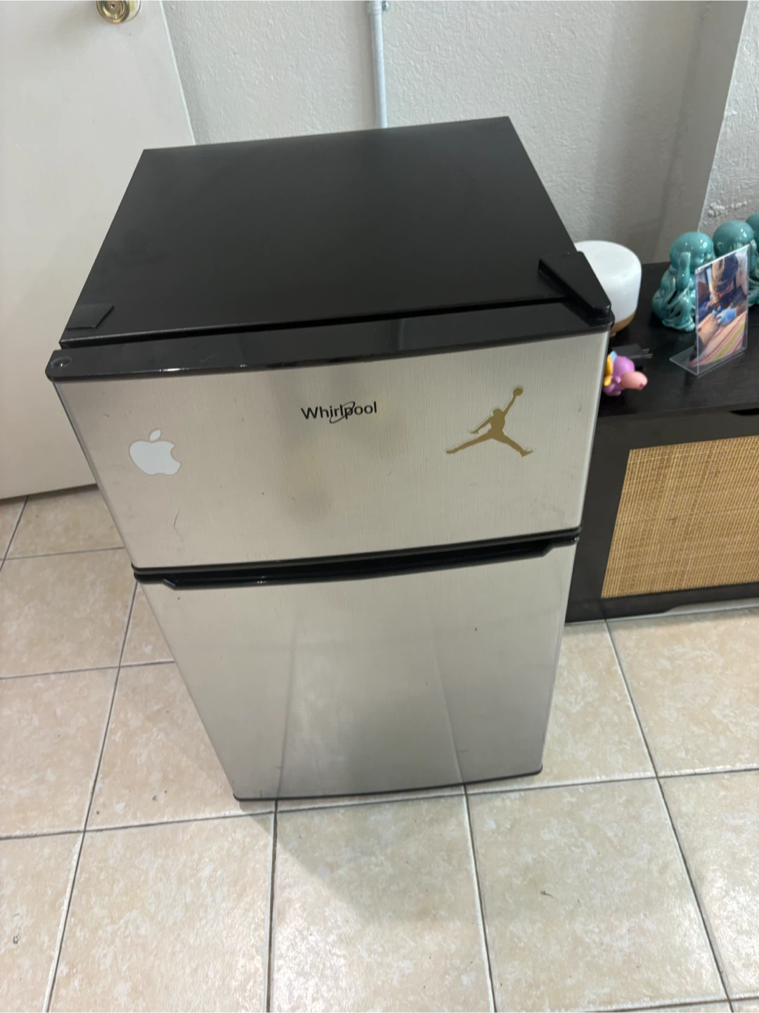 Whirlpool 3.1 cu.ft. Mini Refrigerator - photo 3