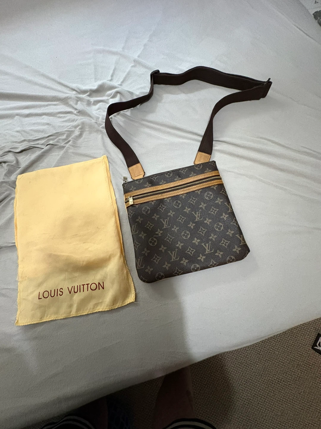 Louis Vuitton Monogram Crossbody Bag - photo 3
