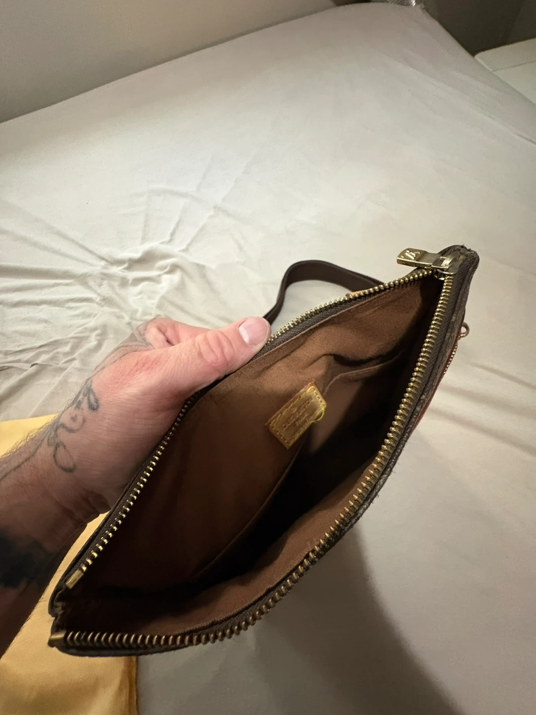 Louis Vuitton Monogram Crossbody Bag - photo 4