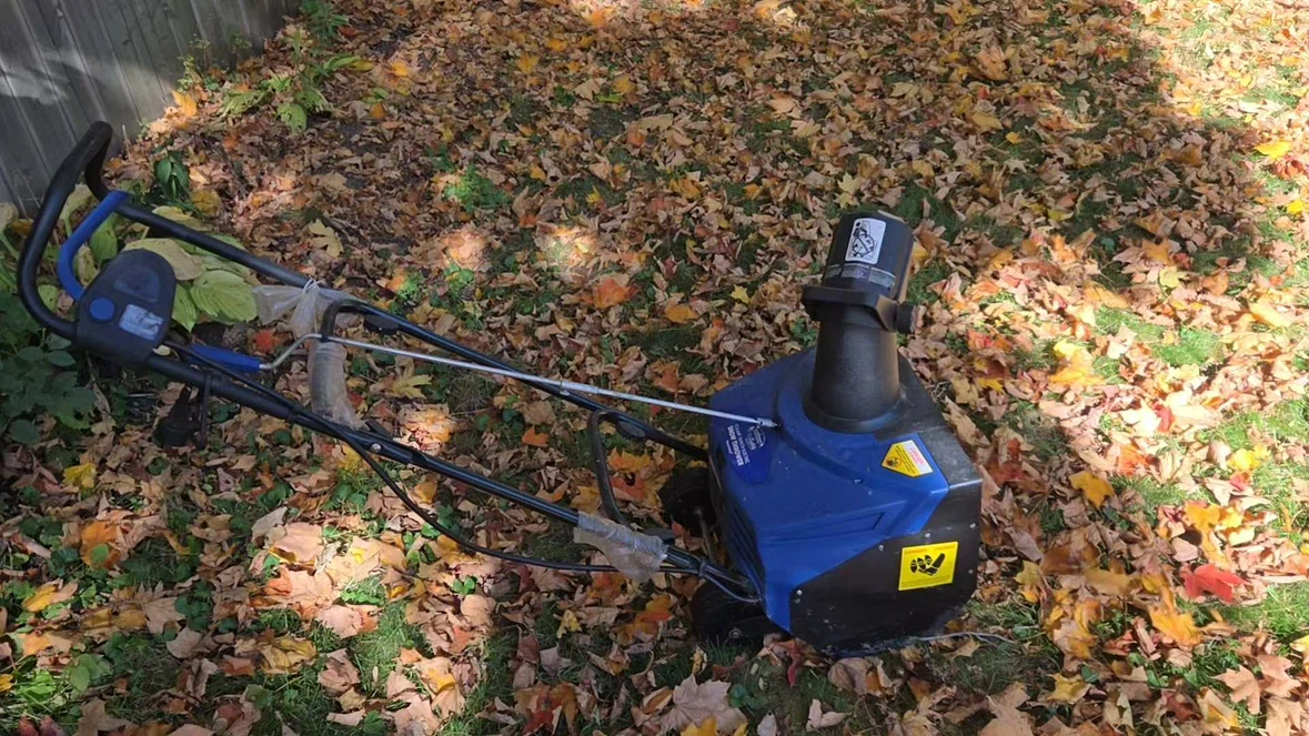 Snow Joe Ultra 13.5-Amp 18-Inch Electric Snow Thrower