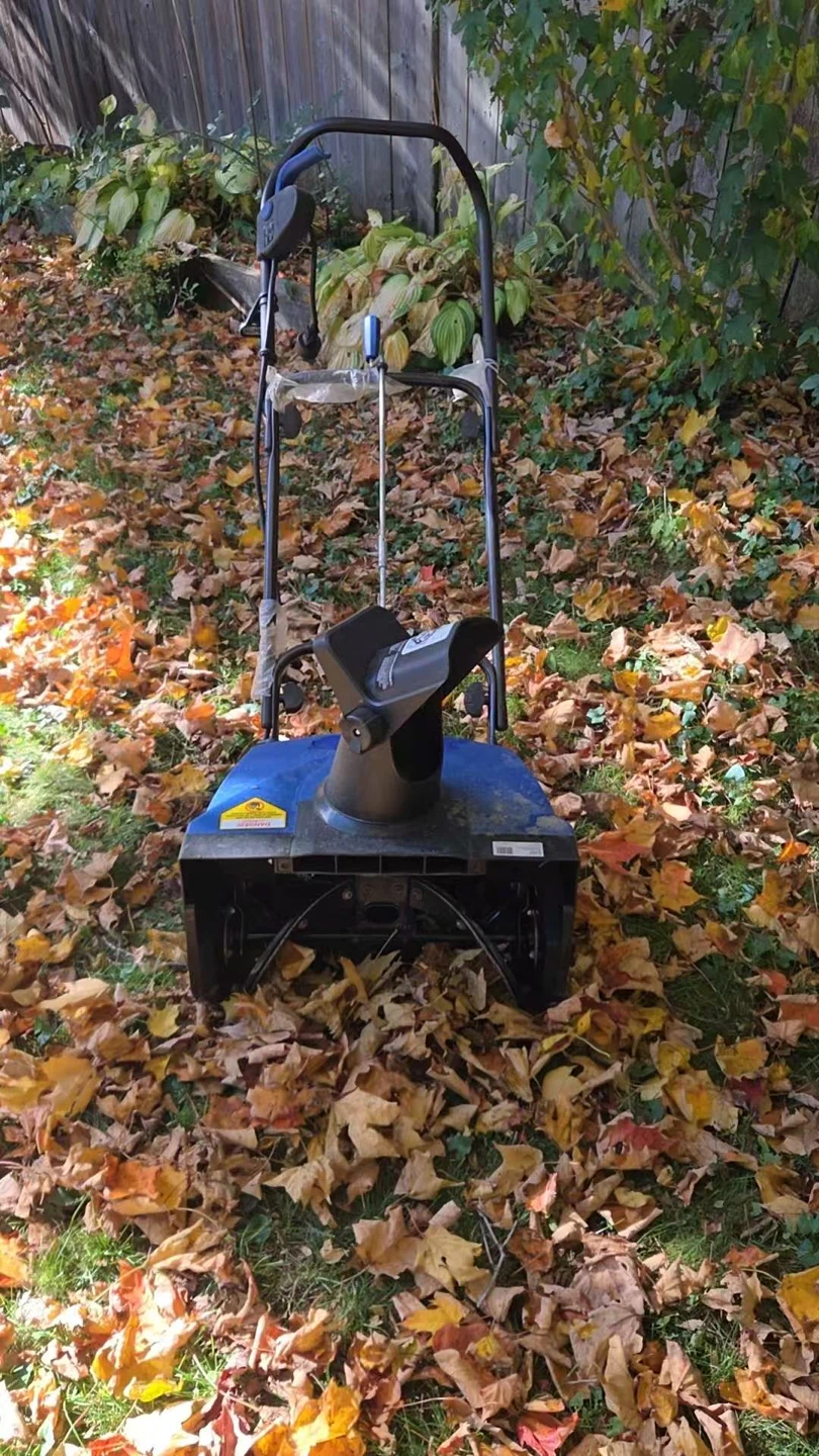 Snow Joe Ultra 13.5-Amp 18-Inch Electric Snow Thrower - photo 4