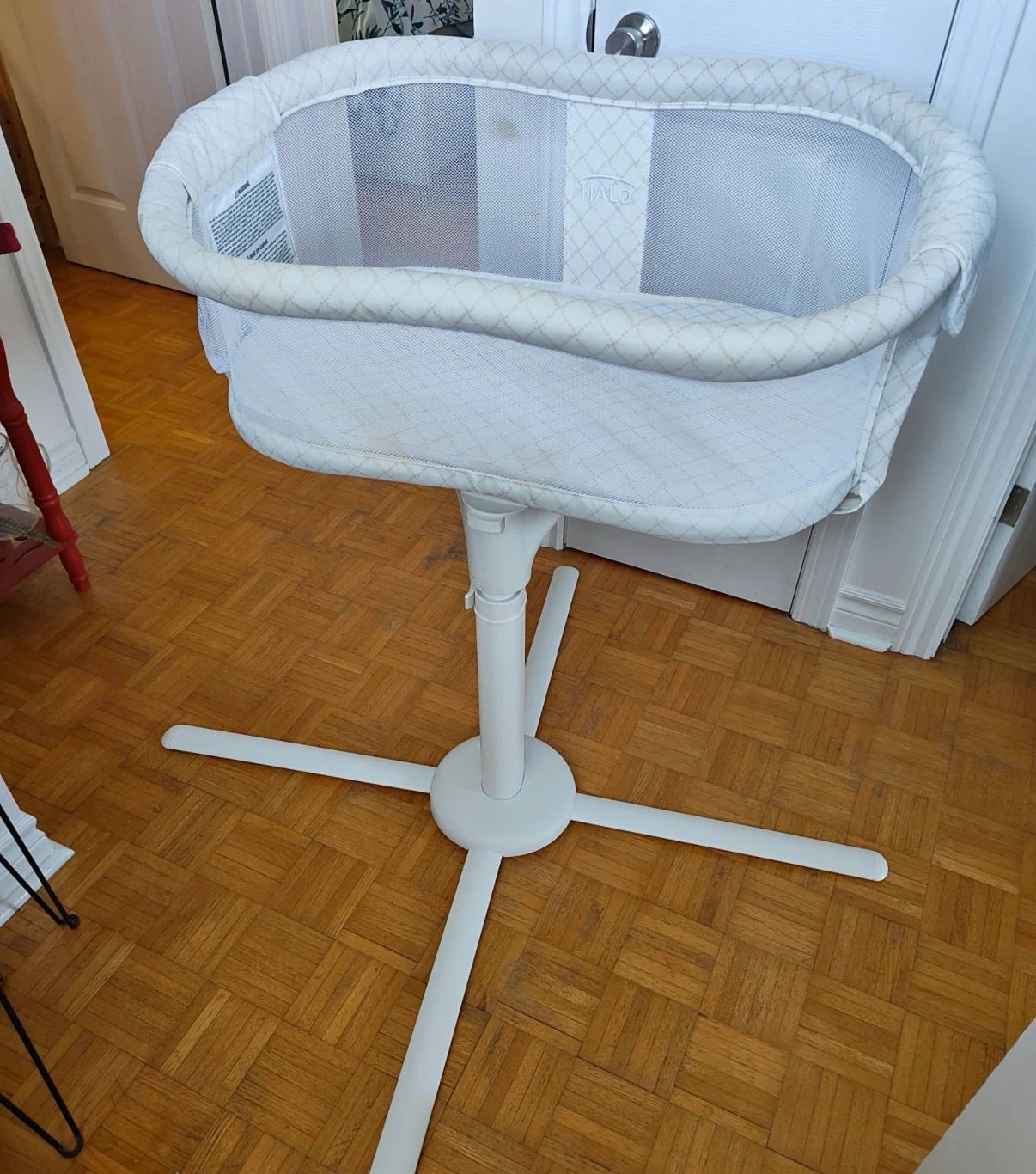 HALO BassiNest Swivel Sleeper - photo 3