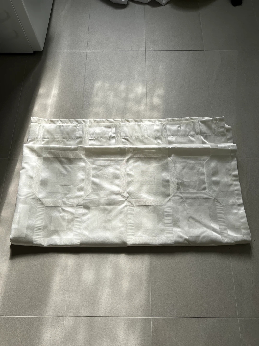 White Geometric Pattern Shower Curtain - photo 2